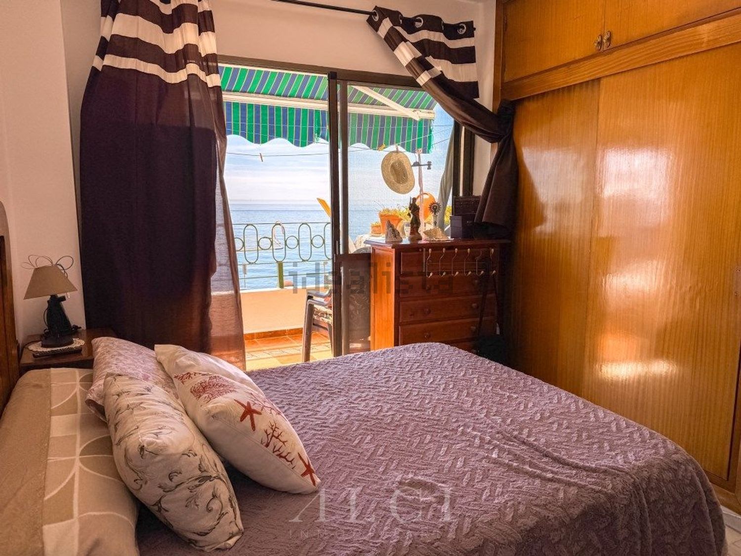 Flat for sale frontline beach in Torrox