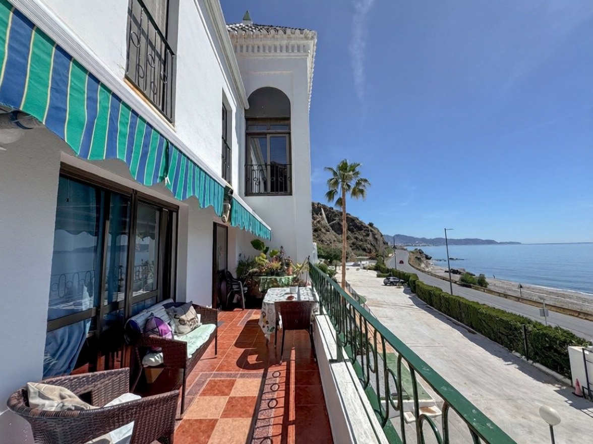 Apartamento em primeira linha de praia em Torrox — Terraço mar