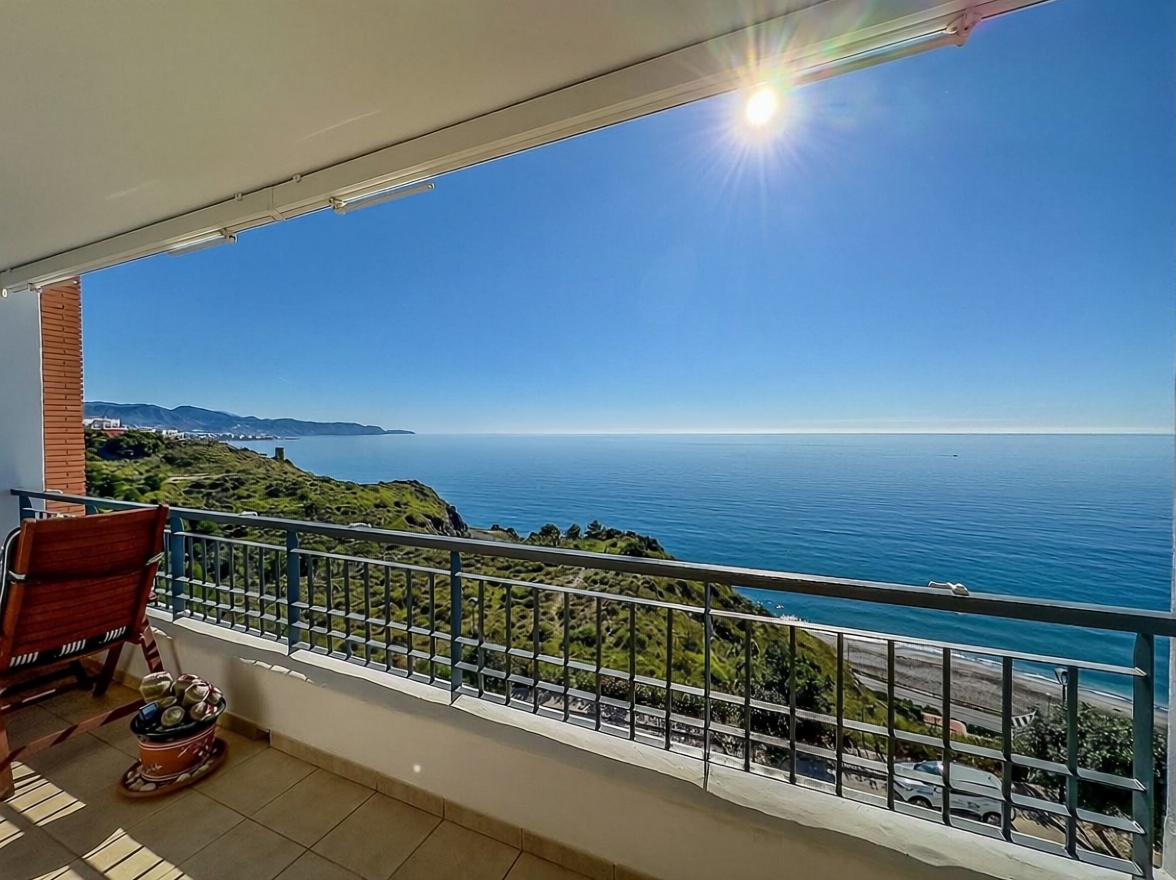 Appartement en première ligne de plage à Torrox