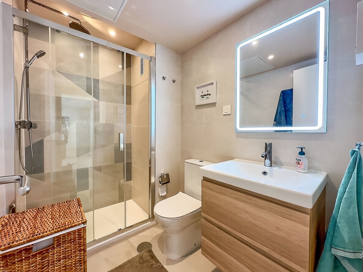 Appartement en première ligne de plage à Torrox — Chambre