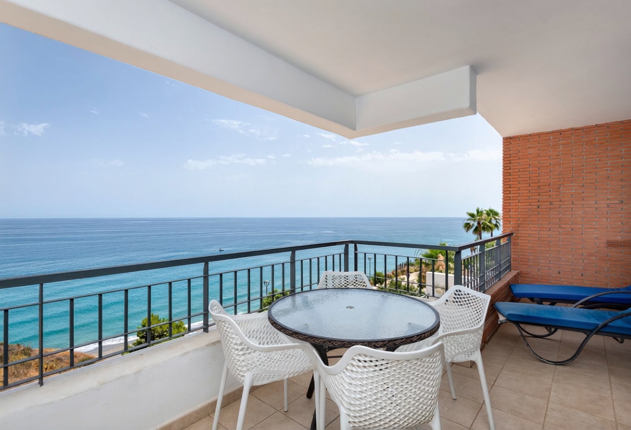 Beachfront flat in Torrox
