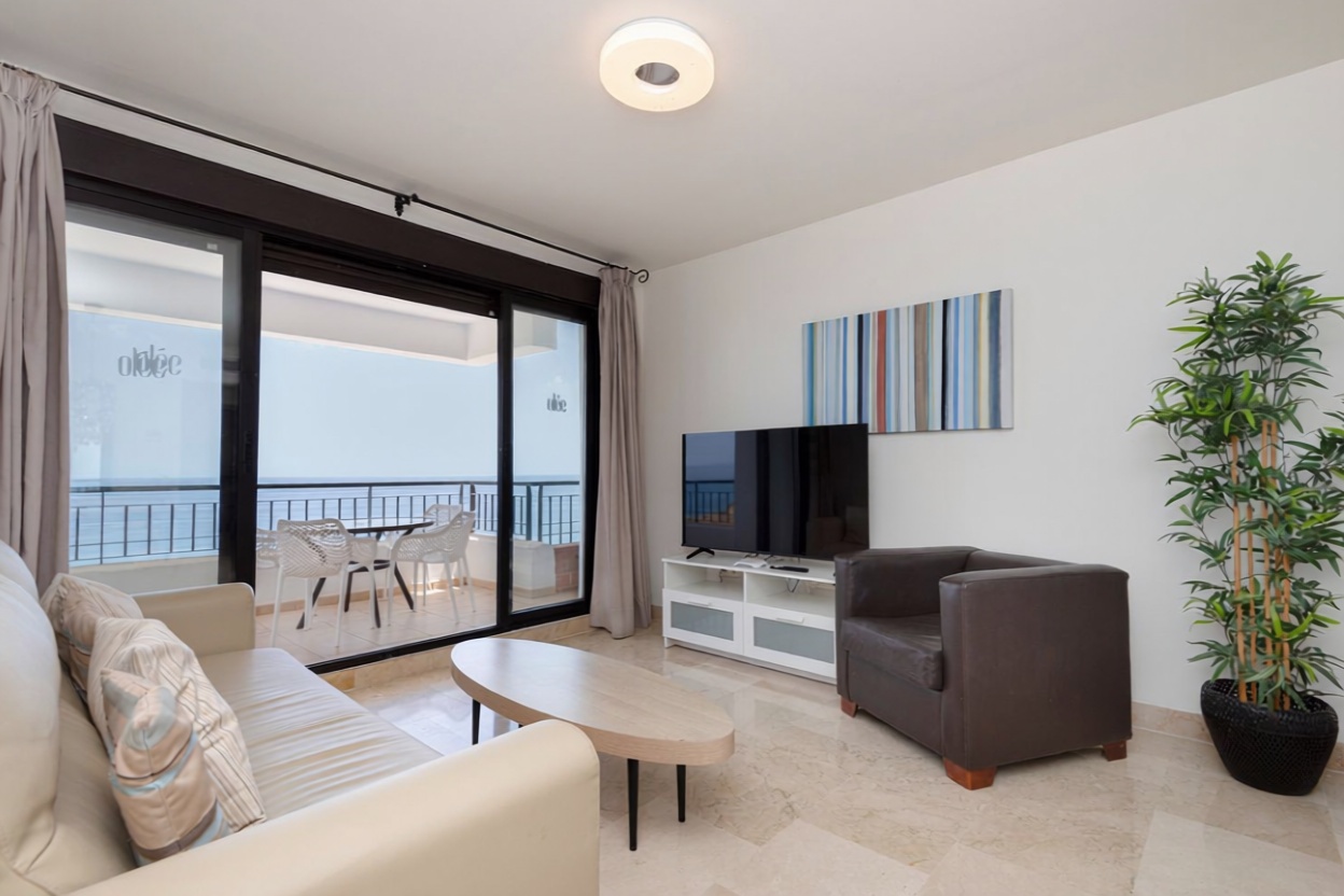 Beachfront flat in Torrox — Living room