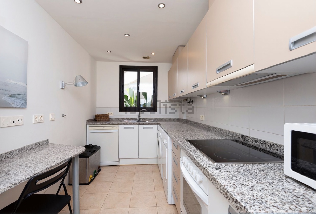 Beachfront flat in Torrox — Kitchen