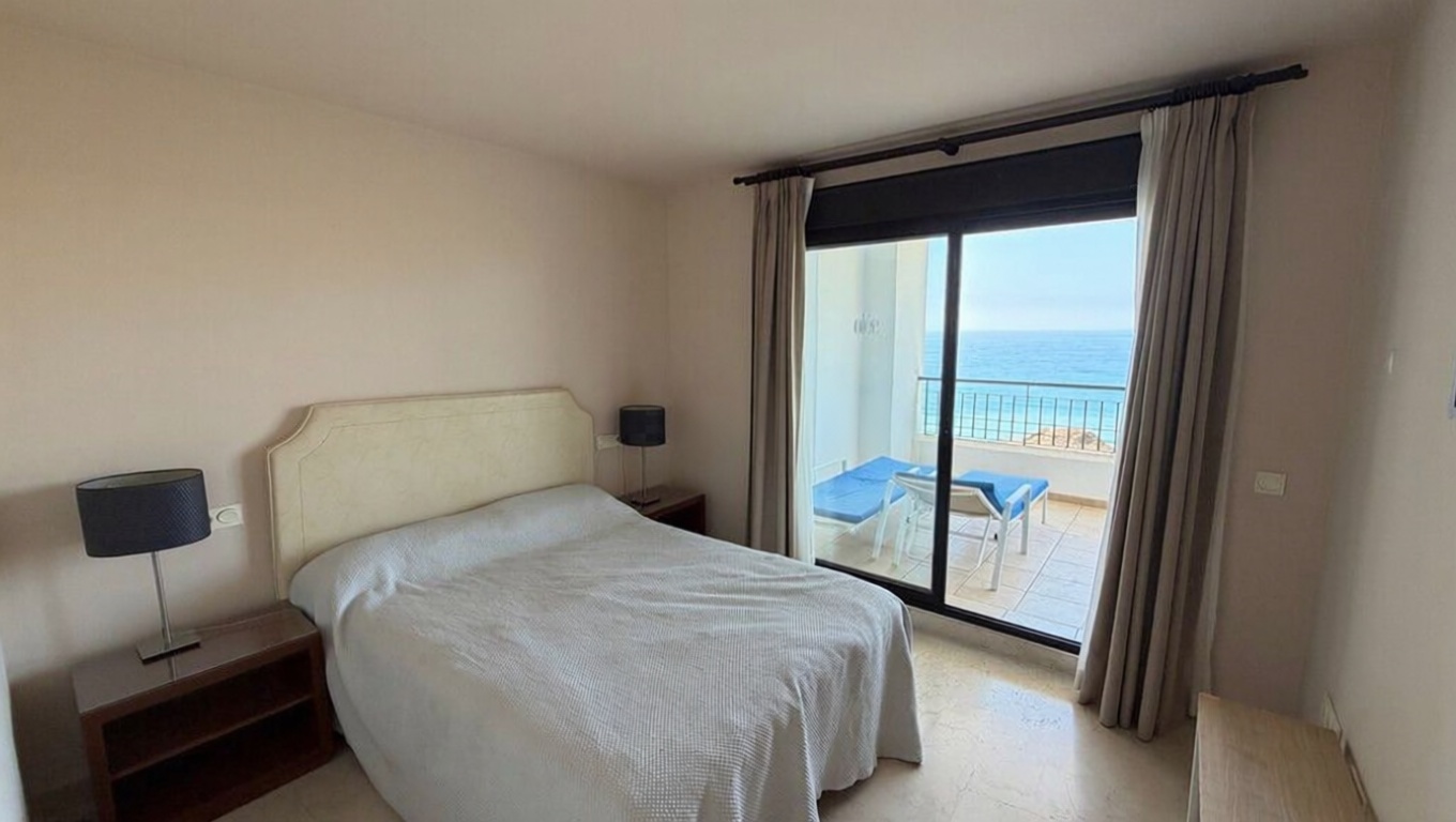 Wohnung in erste Strandlinie in Torrox — Meerblick