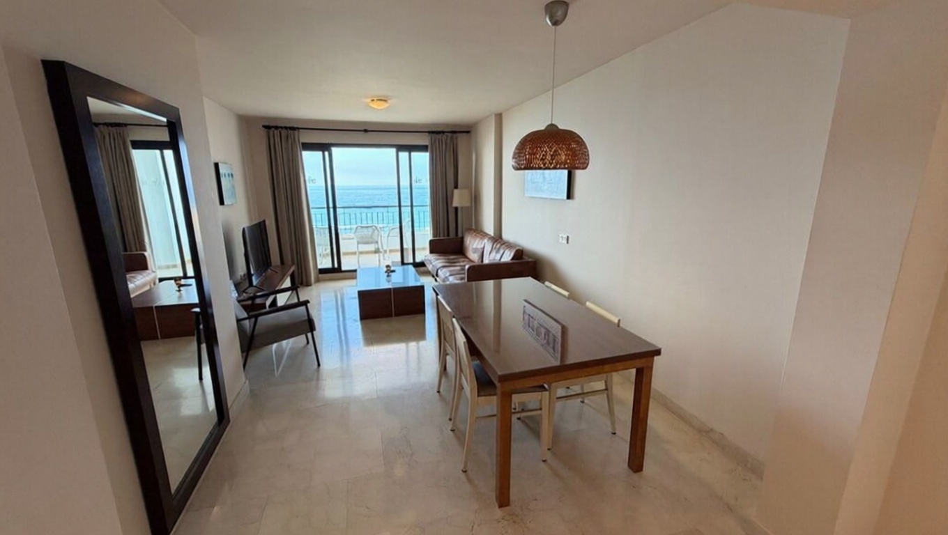 Wohnung in erste Strandlinie in Torrox — Wohnzimmer