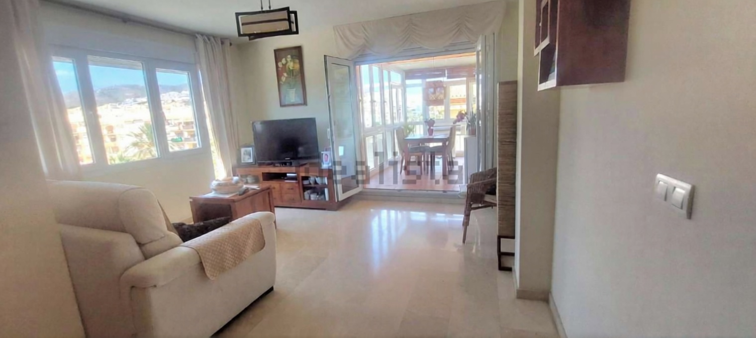 Wohnung in erste Strandlinie in Torrox — Wohnzimmer