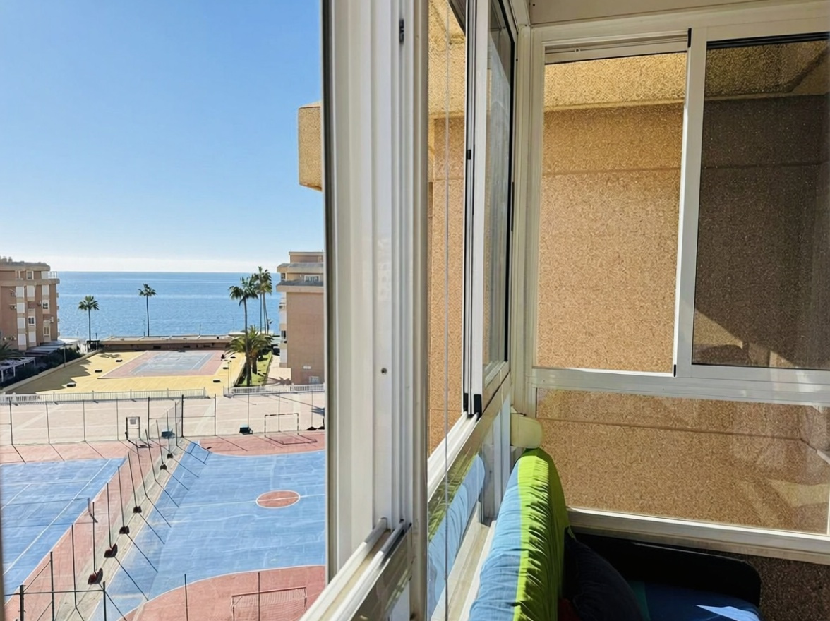 Appartement en première ligne de plage à Torrox