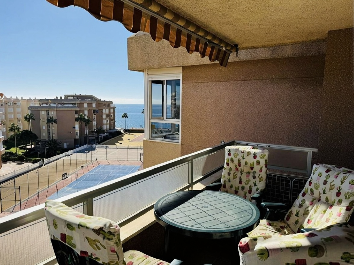 Appartement en première ligne de plage à Torrox — Terrasse mer