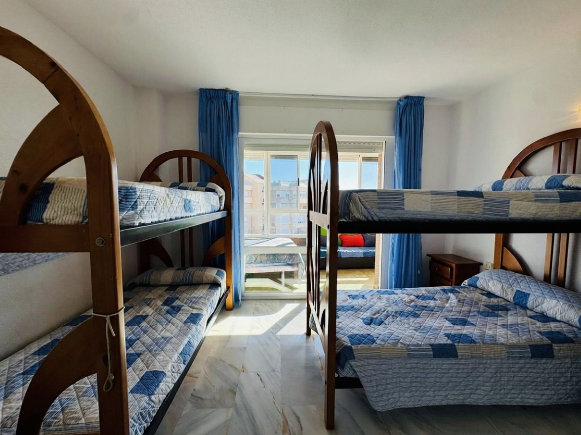 Appartement en première ligne de plage à Torrox — Chambre
