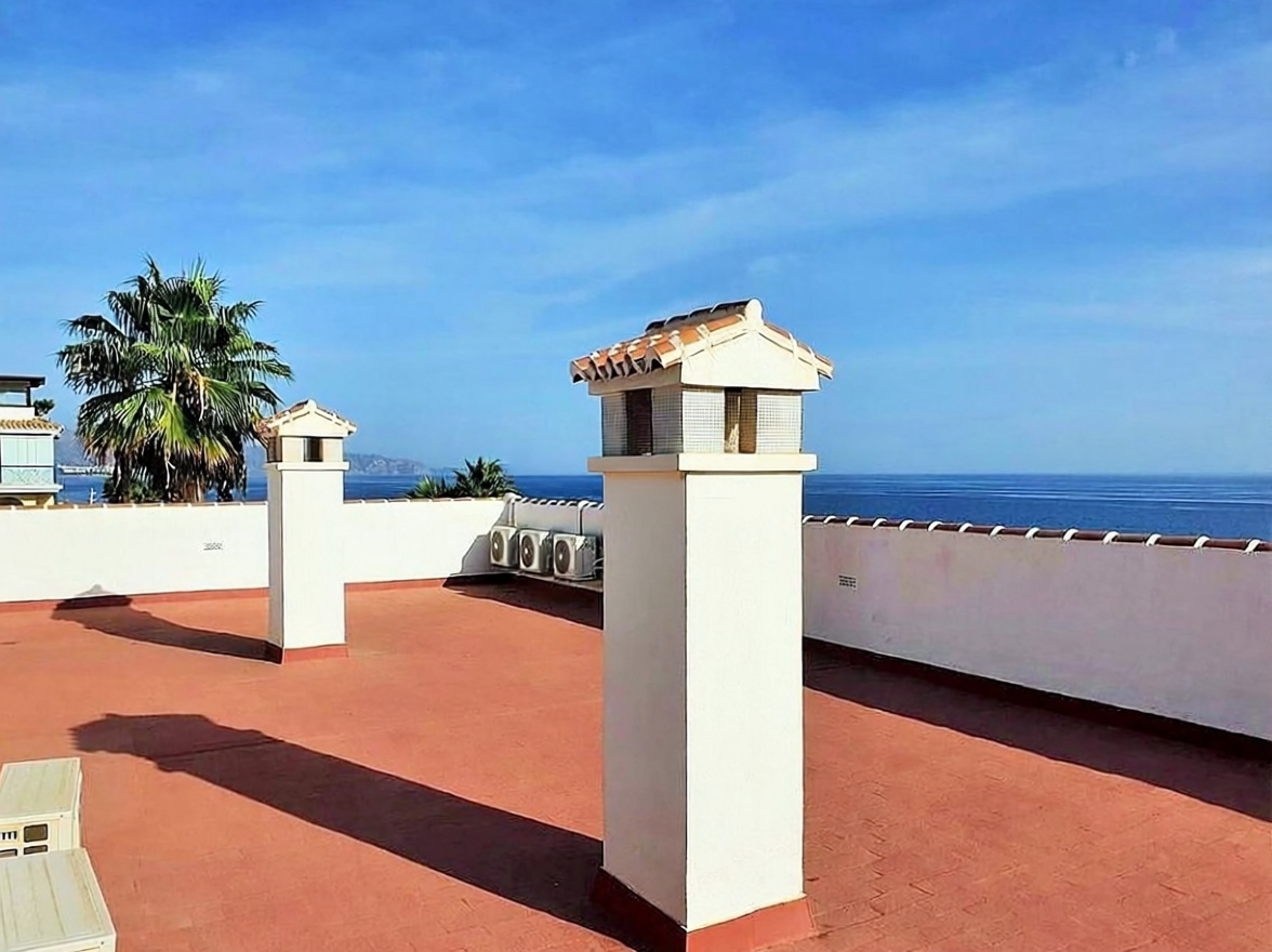 Appartement en première ligne de plage à Torrox — Terrasse mer