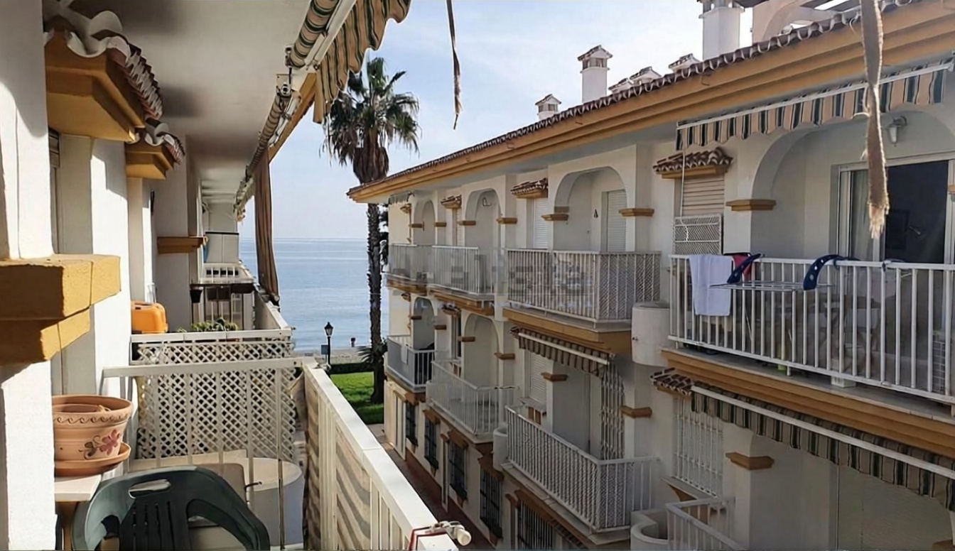 Appartement en première ligne de plage à Torrox