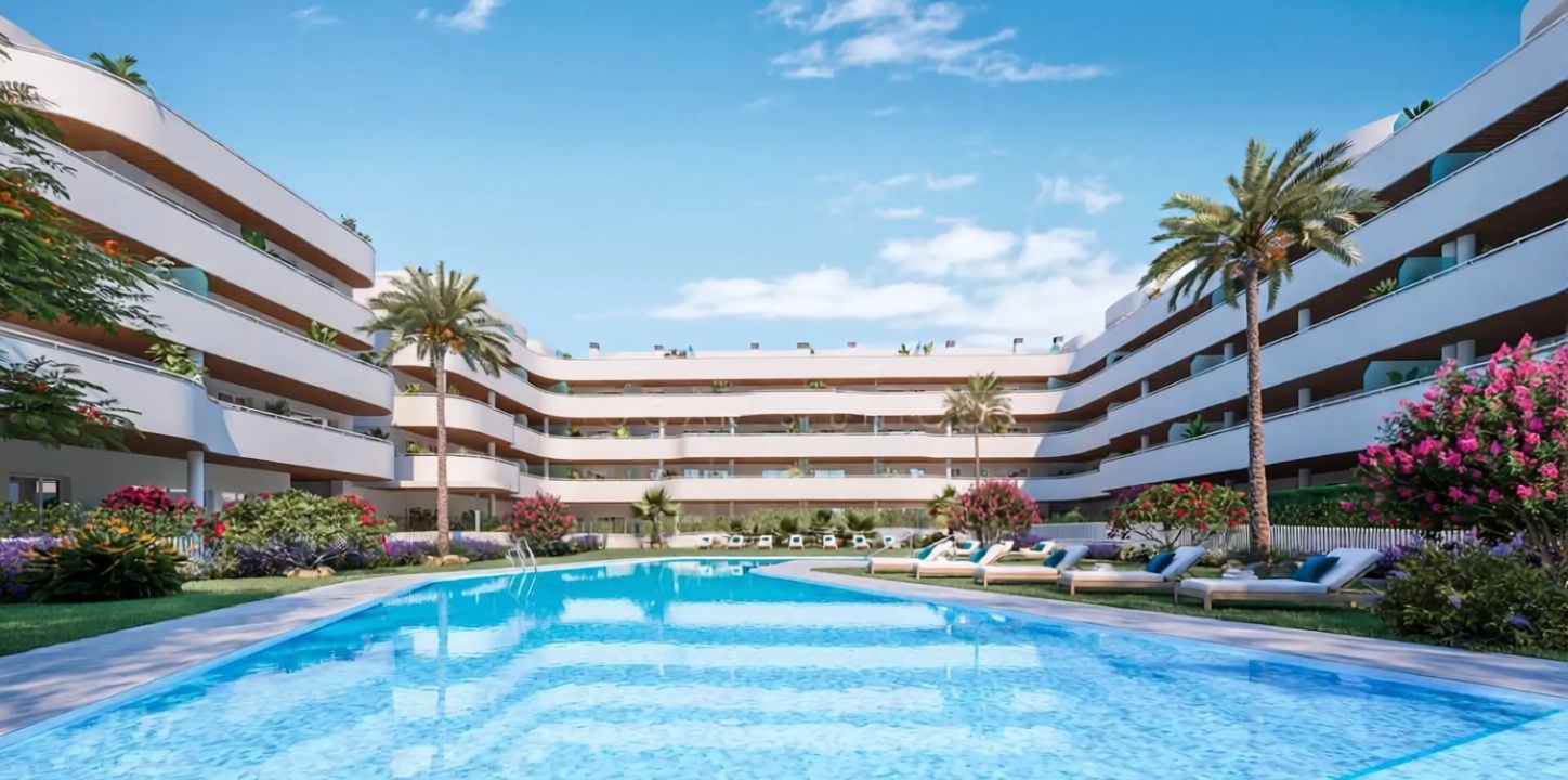 Appartement en première ligne de plage à Torrox — Piscine