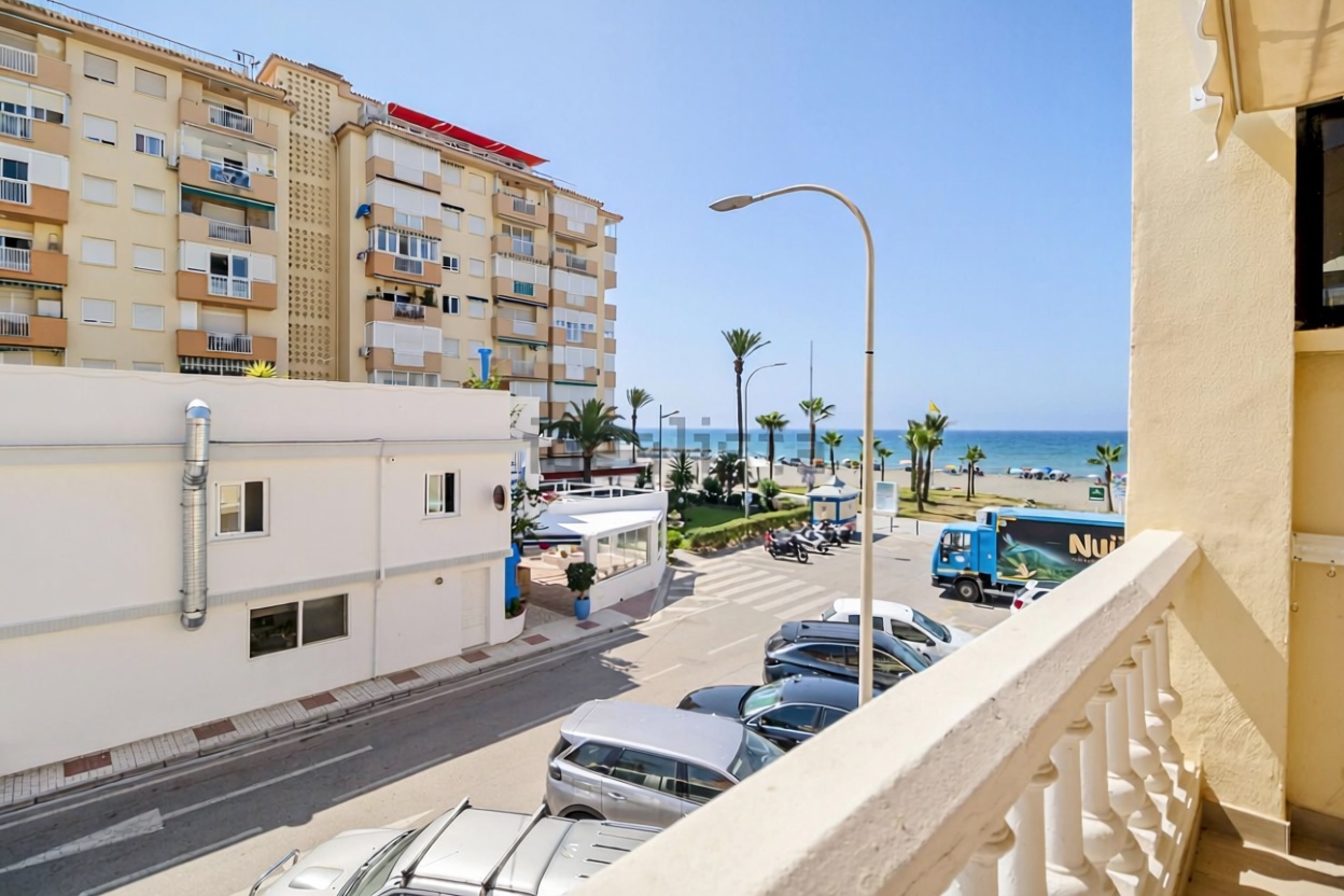 Beachfront flat in Torrox