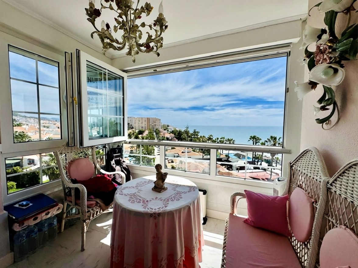 Appartement en attique en première ligne de mer à Torrox
