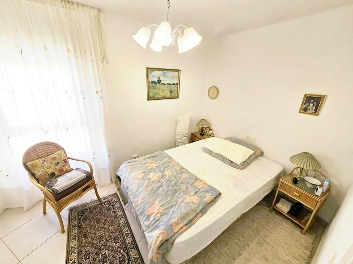 Piso en primera línea de playa en Torrox — Dormitorio