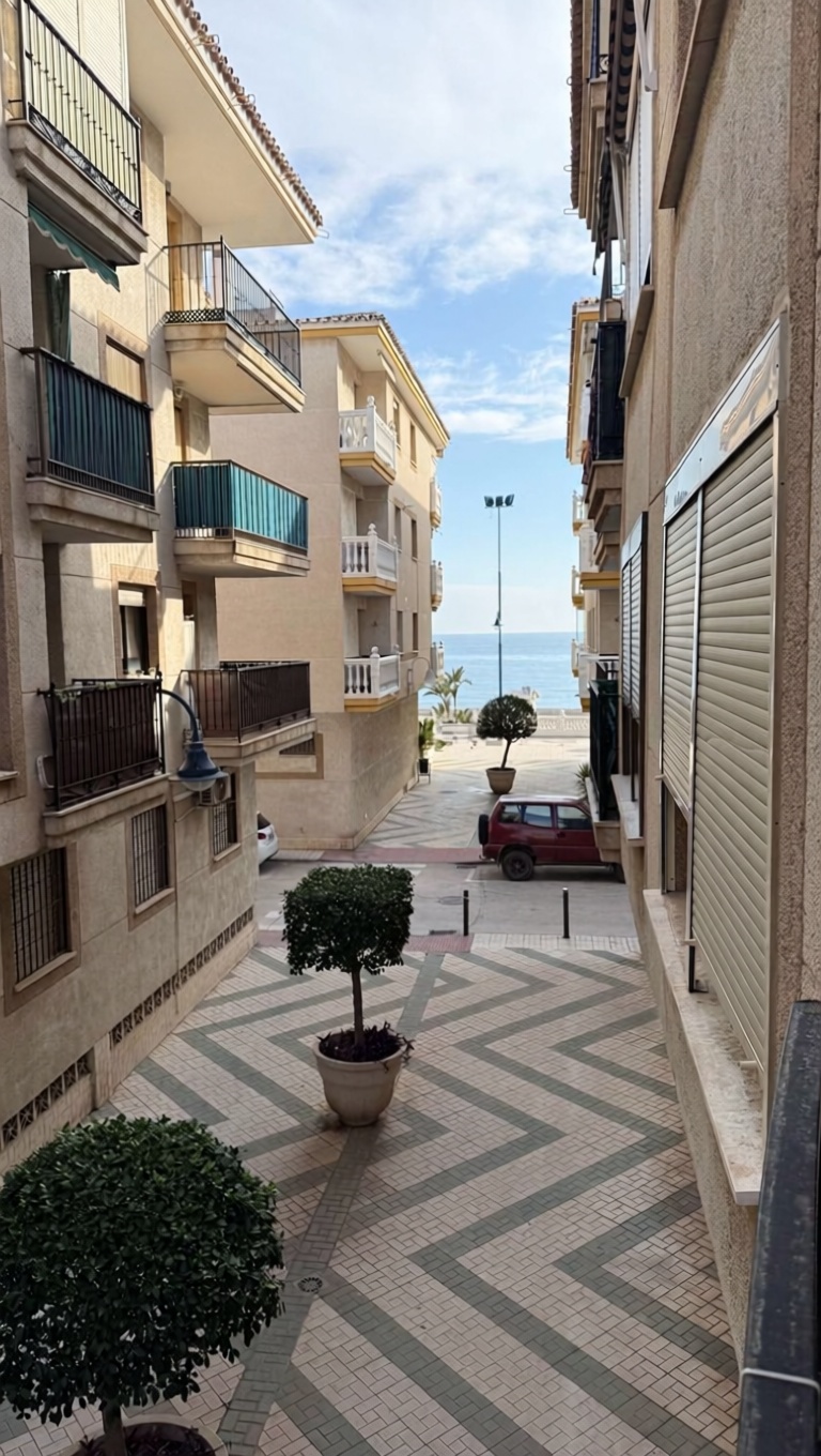 Piso en primera línea de playa en Torrox