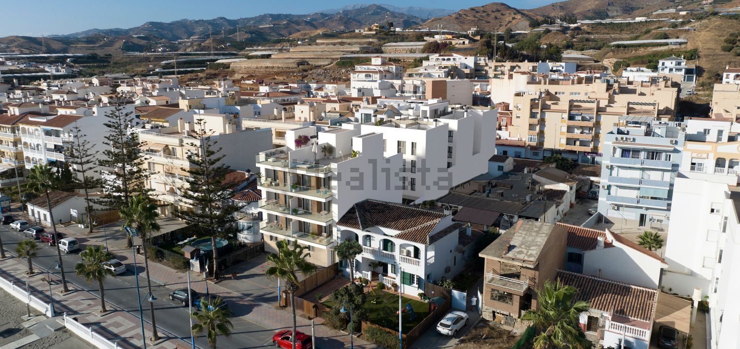 Flat for sale frontline beach in Torrox