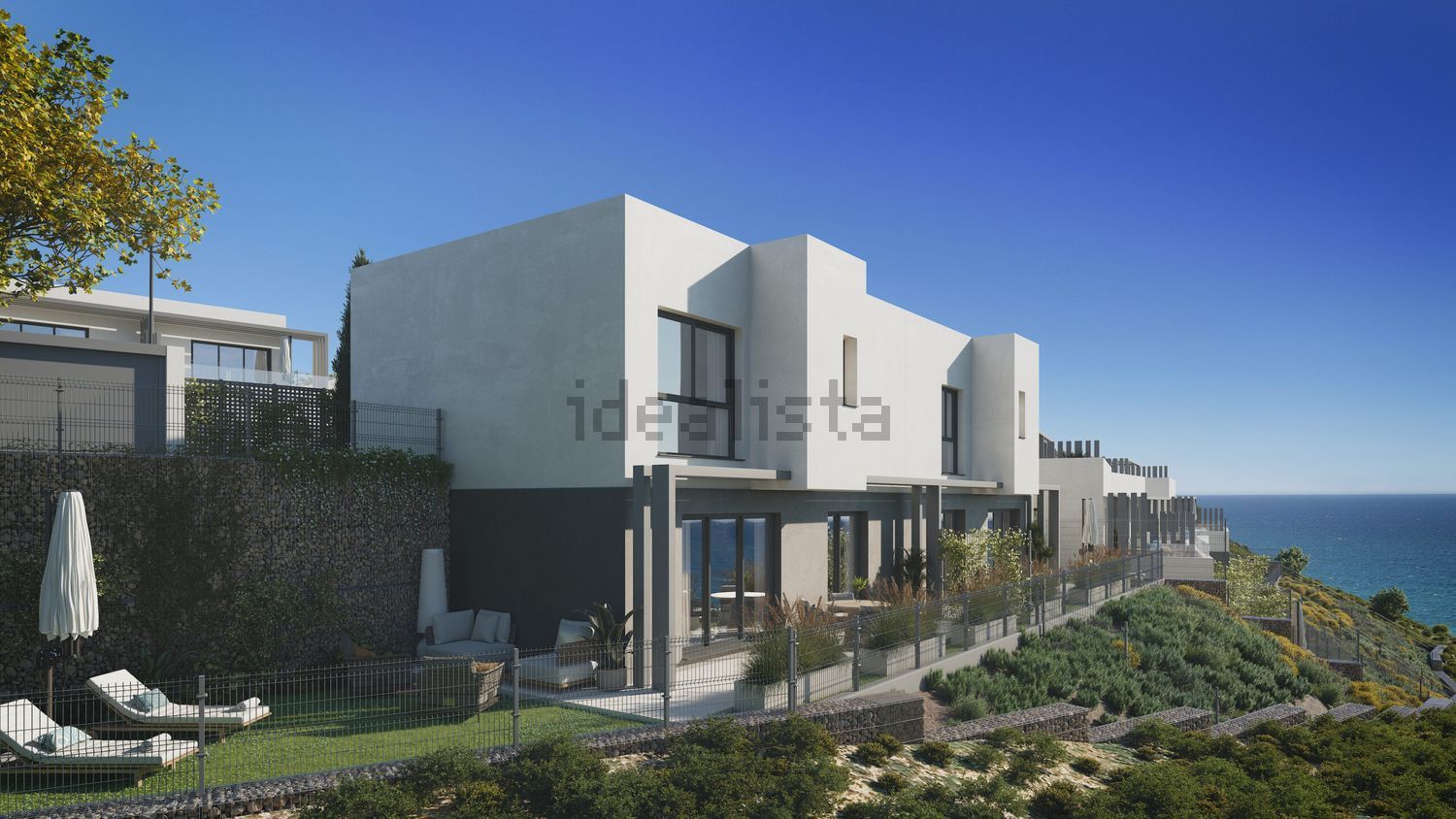 Chalet for sale with direct beach access in Vélez Málaga