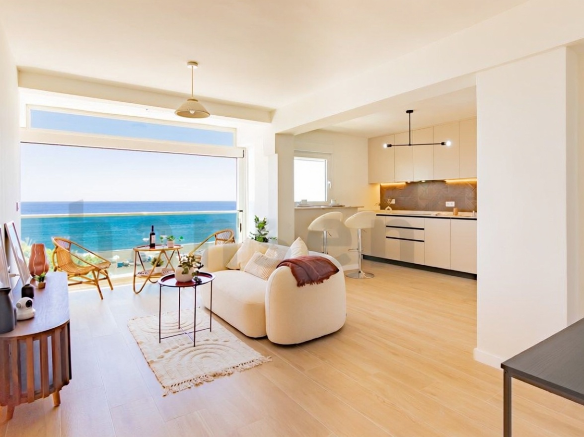 Appartement en première ligne de plage à Vélez Málaga — Séjour