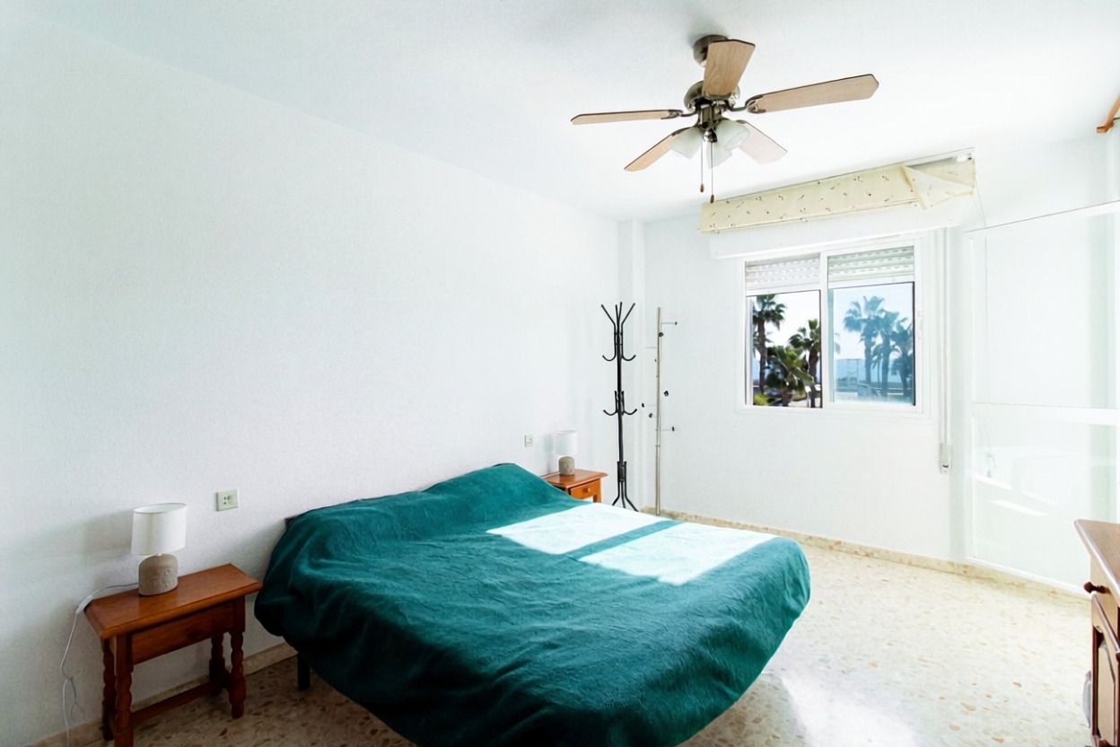 Apartamento em primeira linha de praia em Vélez Málaga — Quarto