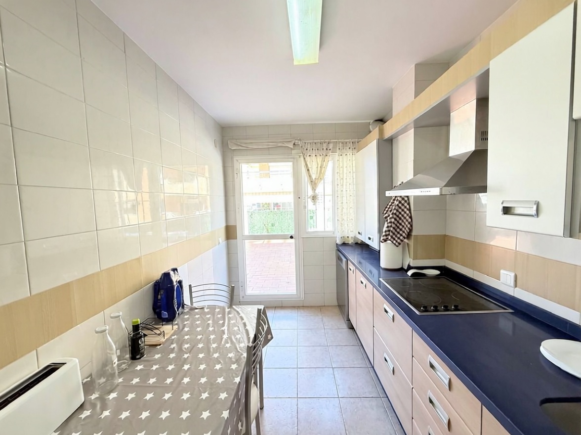 Apartamento em primeira linha de praia em Torre del Mar — Quarto