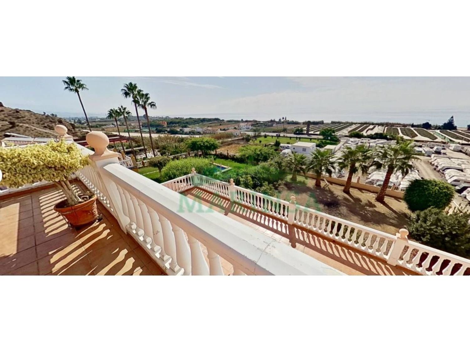 Chalet for sale with direct beach access in Vélez Málaga