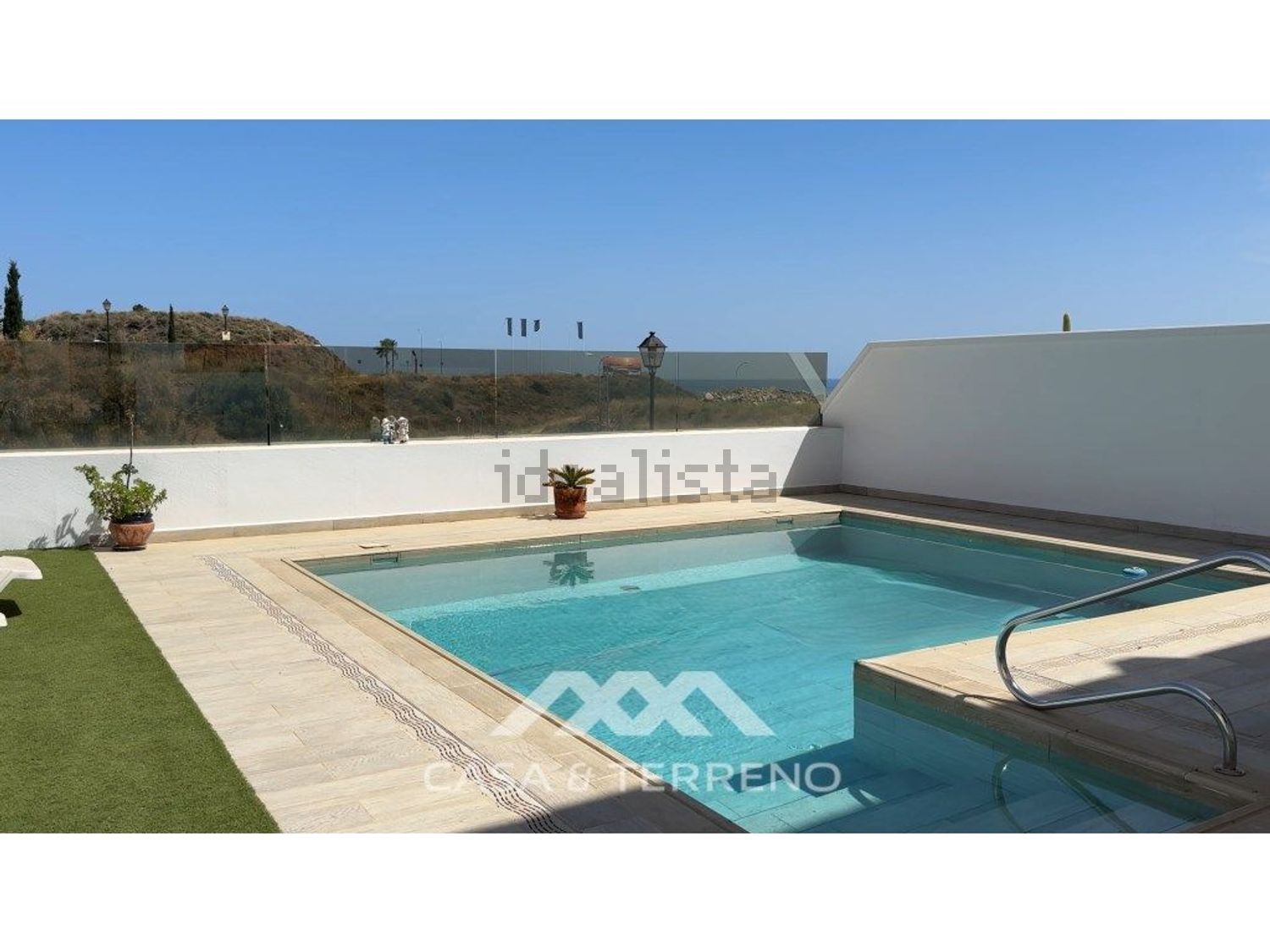 Chalet for sale with direct beach access in Vélez Málaga