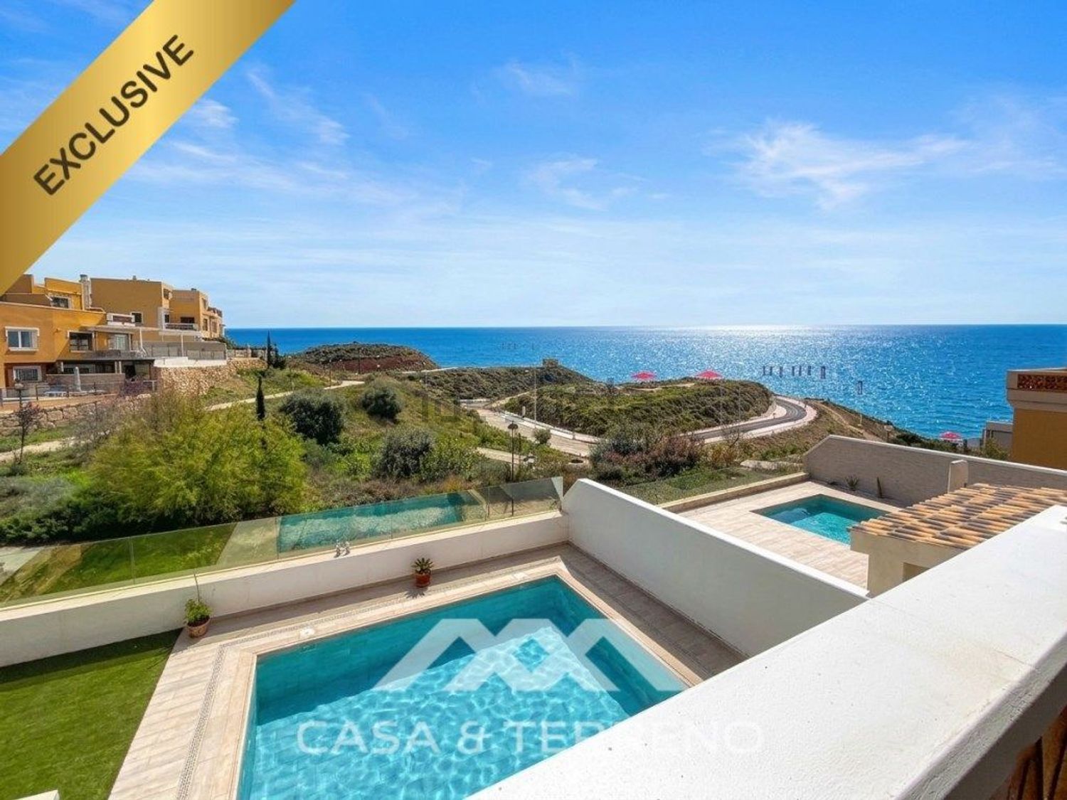 Chalet for sale with direct beach access in Vélez Málaga