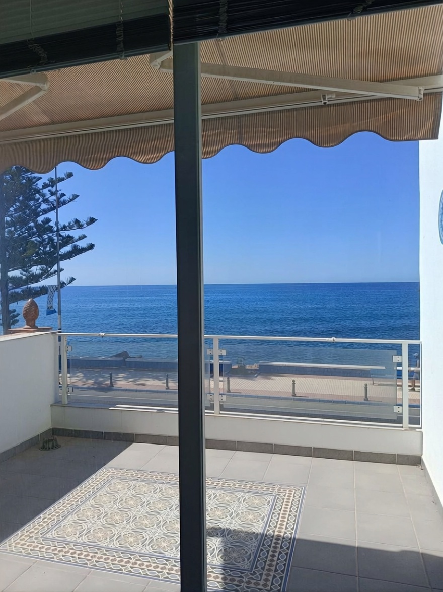 Chalet con acceso directo a playa en Vélez Málaga