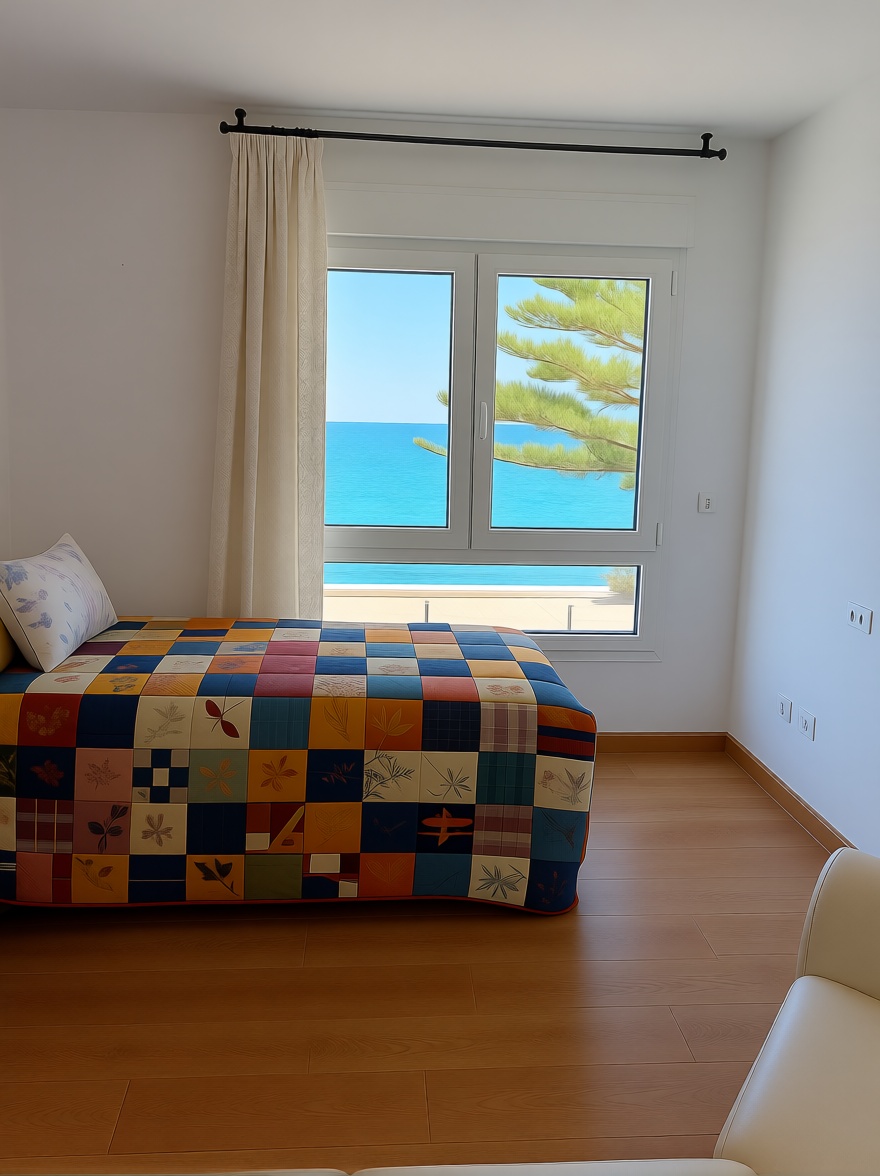 Chalet con acceso directo a playa en Vélez Málaga — Dormitorio