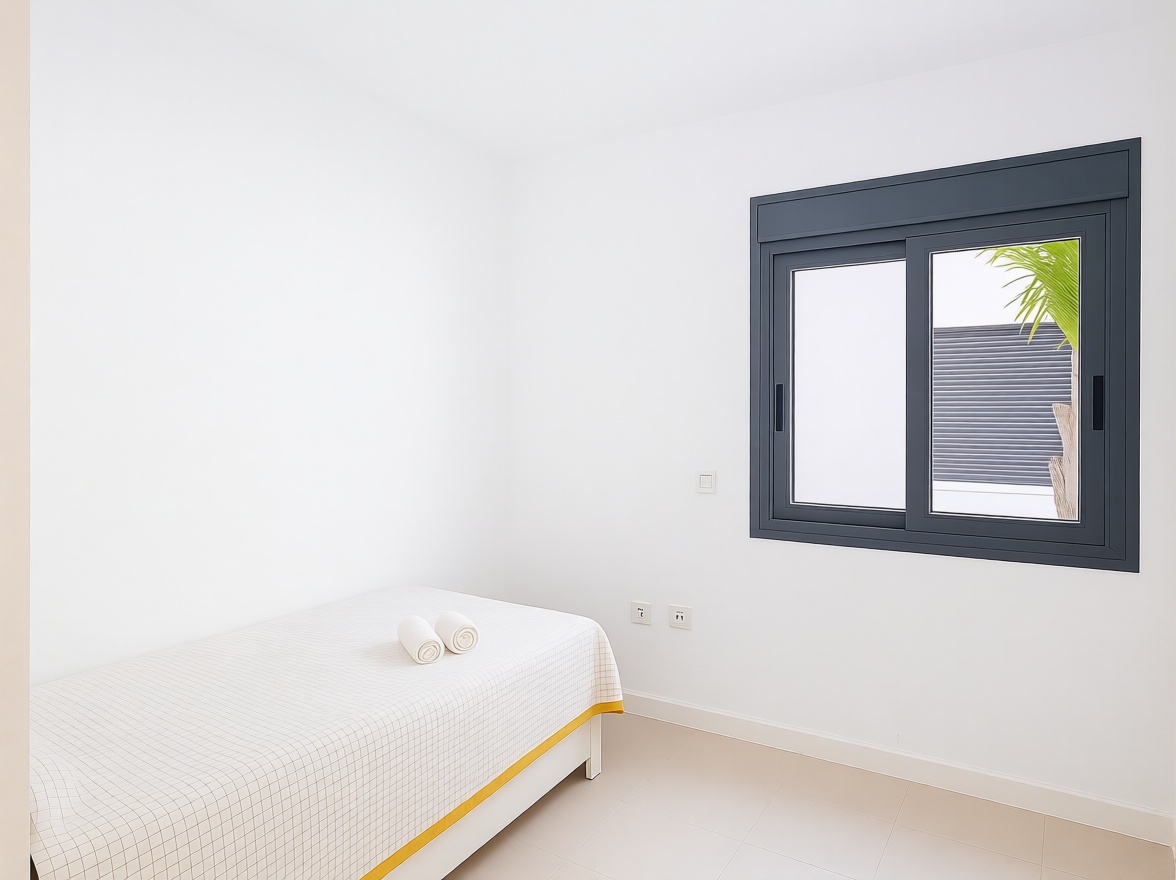 Ático en primera línea de mar en Vélez Málaga — Dormitorio