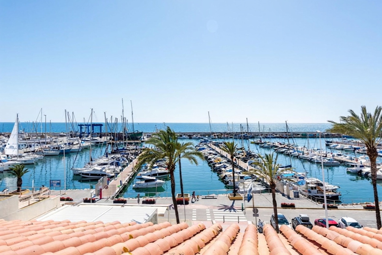 Квартира первая линия пляжа в Vélez Málaga — Морской вид