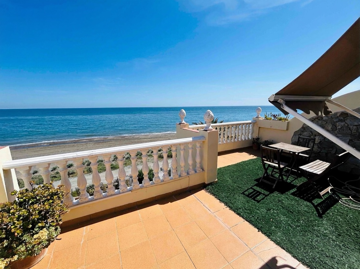 Chalet com acesso direto à praia em Rincón de la Victoria