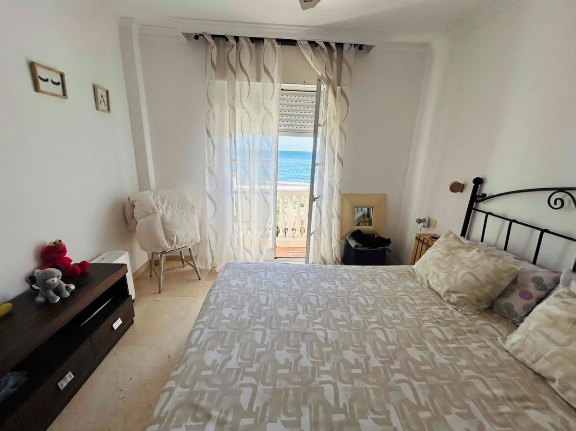Chalet com acesso direto à praia em Rincón de la Victoria — Quarto