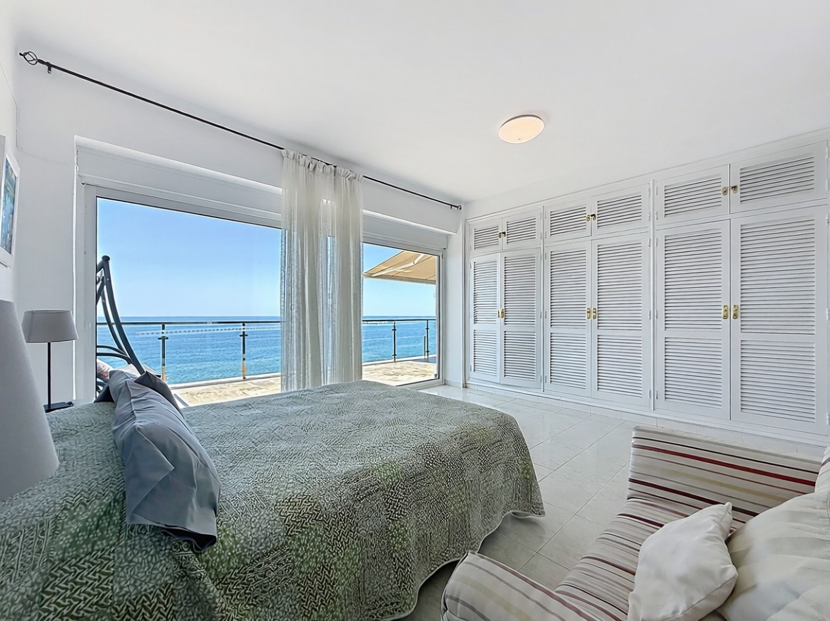 Chalet com acesso direto à praia em Rincón de la Victoria — Quarto
