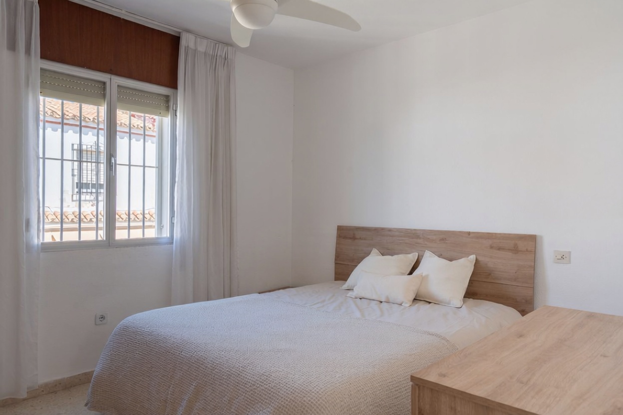 Chalet com acesso direto à praia em Rincón de la Victoria — Quarto