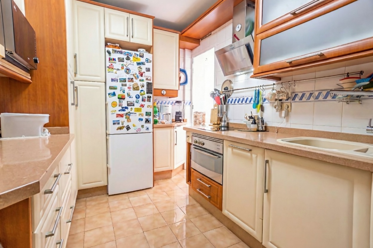 Appartement en première ligne de plage à Rincón de la Victoria — Cuisine