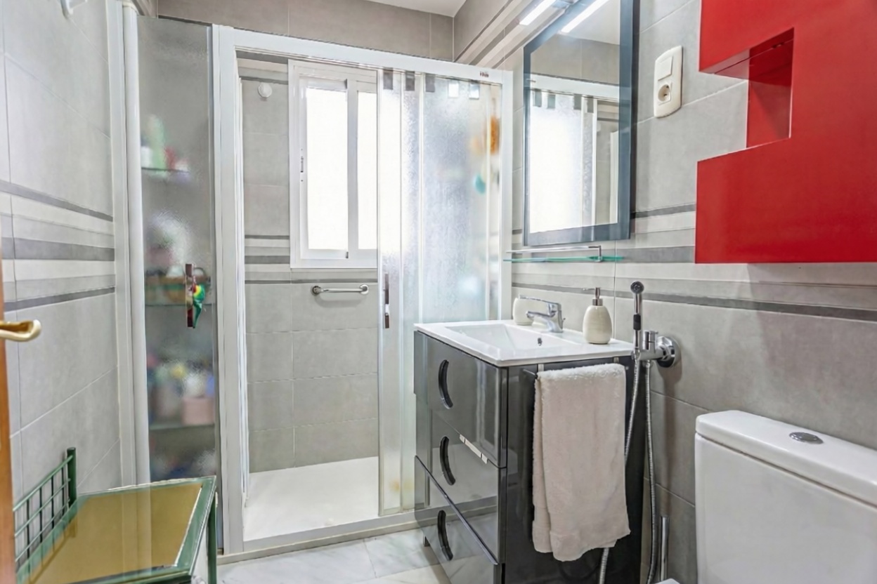 Appartement en première ligne de plage à Rincón de la Victoria — Sanitaires
