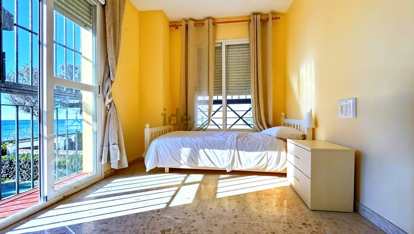 Chalet avec accès direct à la plage à Chilches — Chambre