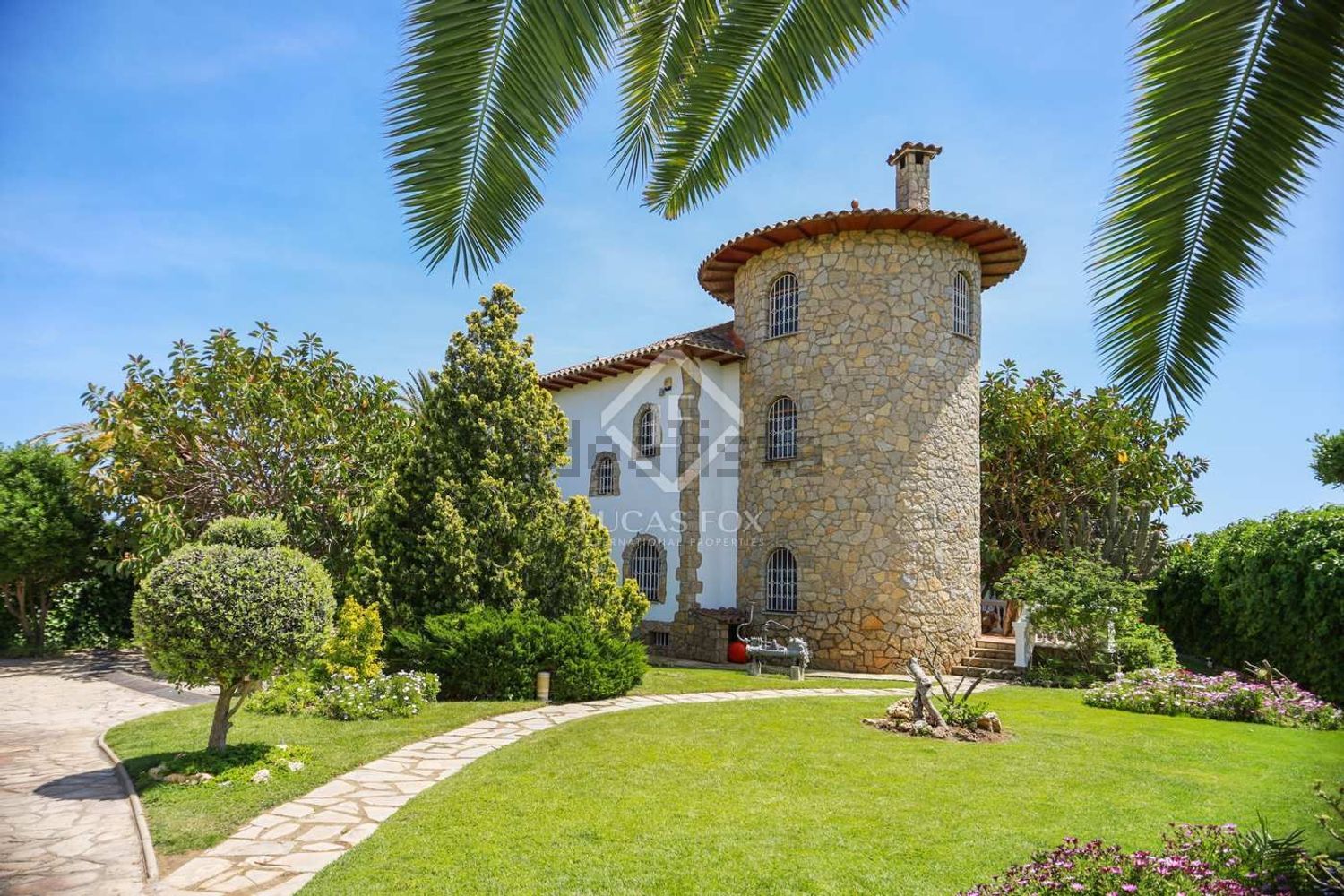 Chalet with direct beach access in Miami Playa Mont-Roig del Camp — Facade