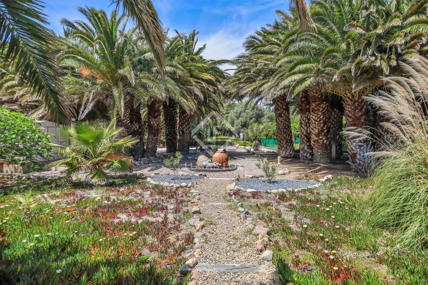 Chalet with direct beach access in Miami Playa Mont-Roig del Camp — Garden