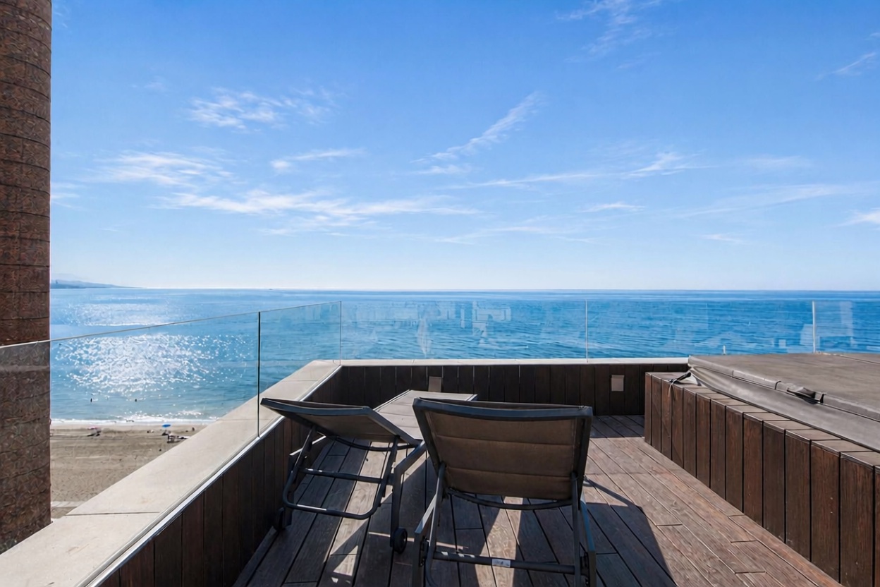 Appartement en attique en première ligne de mer à Málaga — Terrasse mer