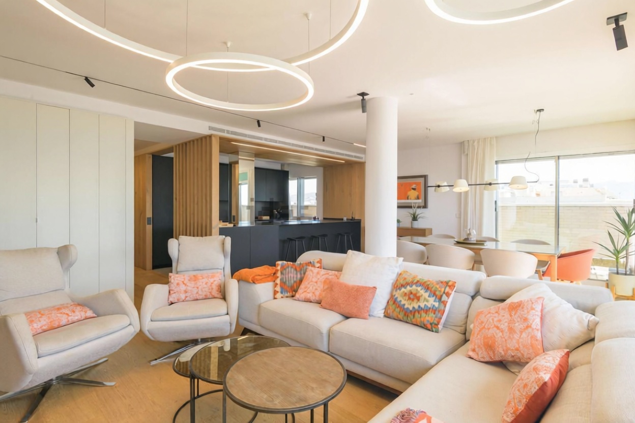 Appartement en attique en première ligne de mer à Málaga — Séjour