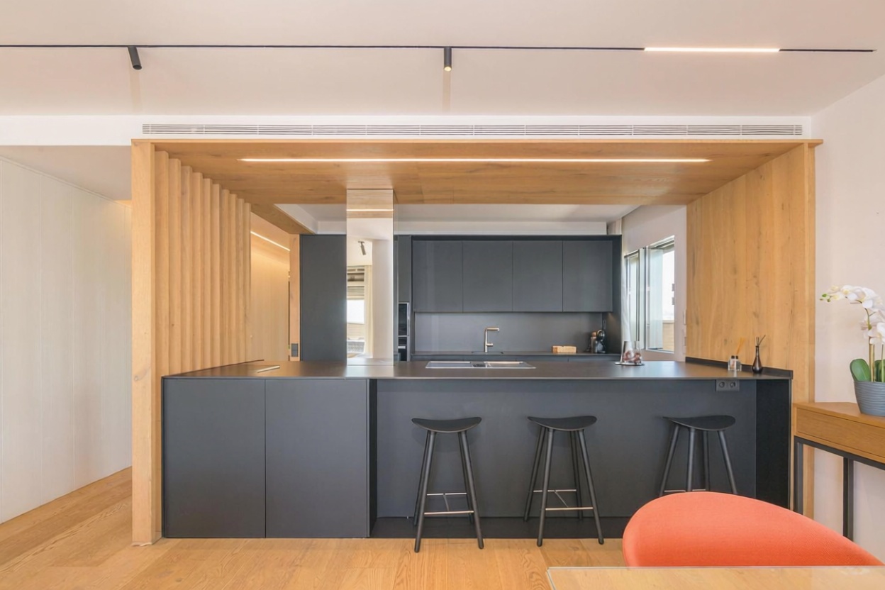 Appartement en attique en première ligne de mer à Málaga — Cuisine