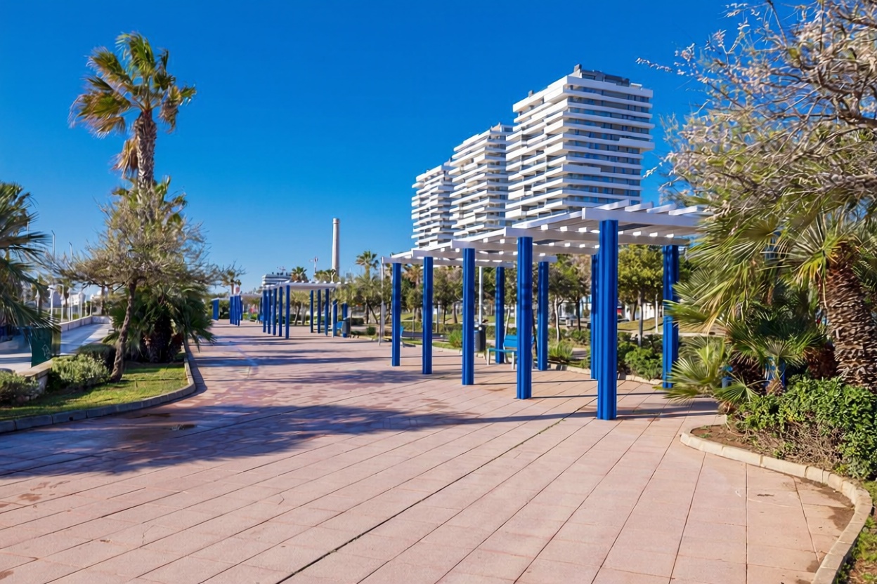 Apartamento em primeira linha de praia em Málaga — Fachada