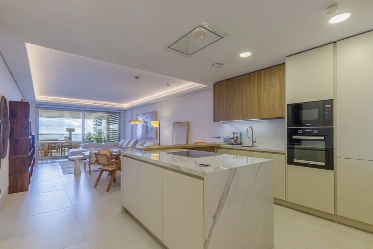 Apartamento em primeira linha de praia em Málaga — Cozinha