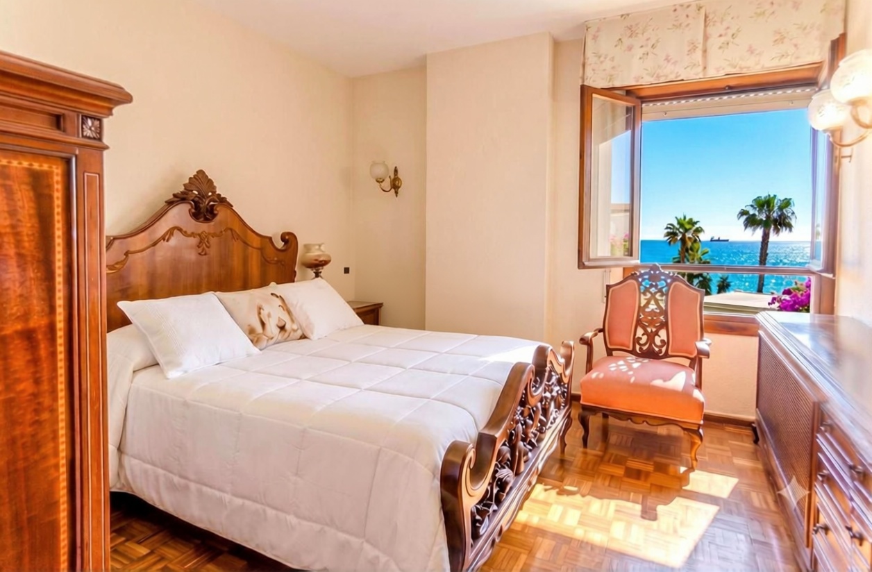 Apartamento em primeira linha de praia em Málaga — Quarto