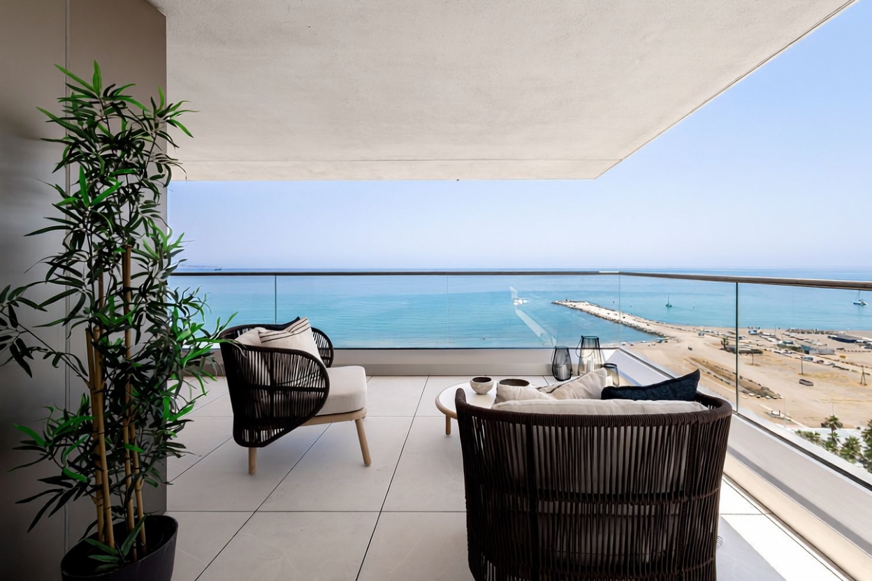 Apartamento em primeira linha de praia em Málaga — Terraço mar