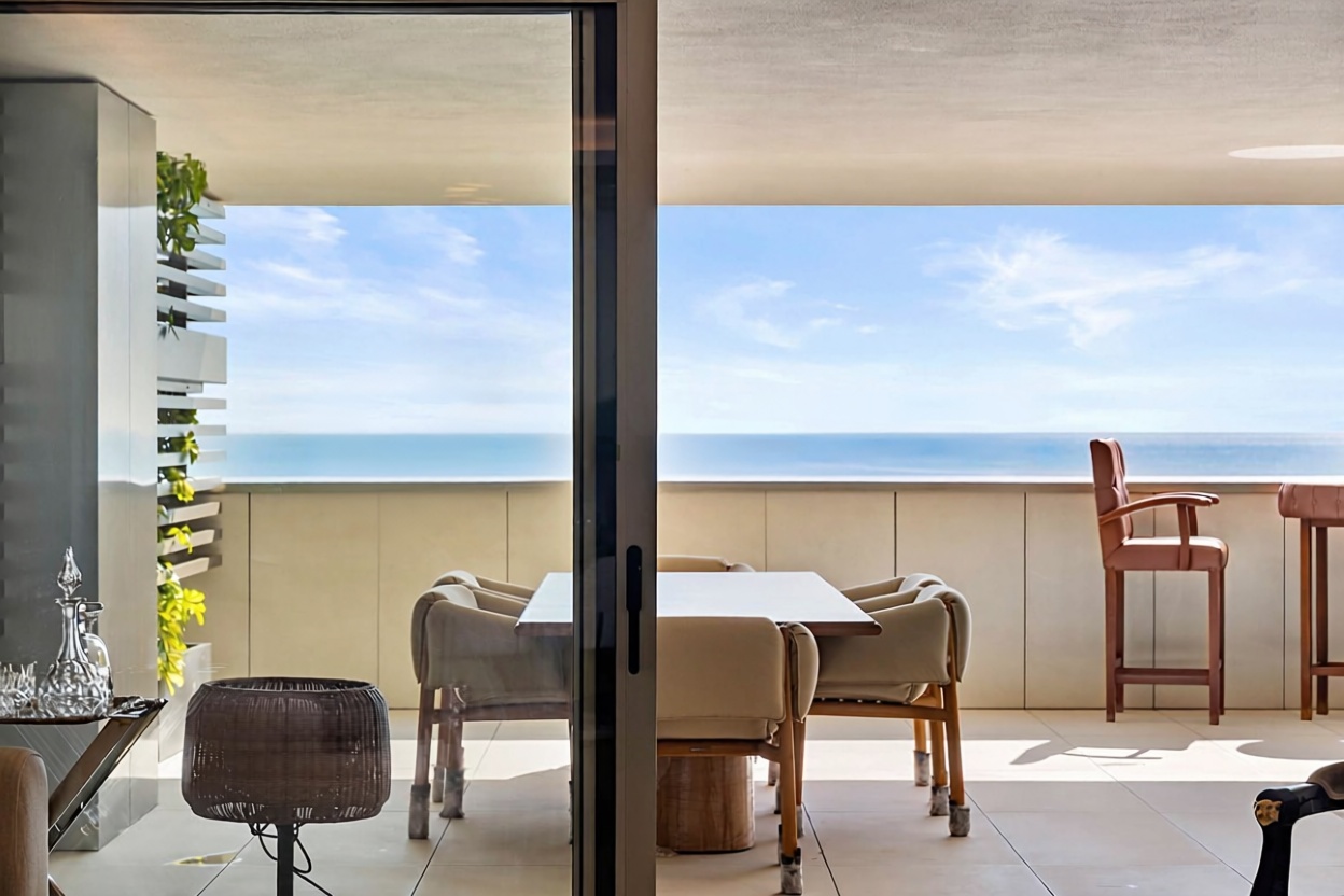 Apartamento em primeira linha de praia em Málaga — Terraço mar