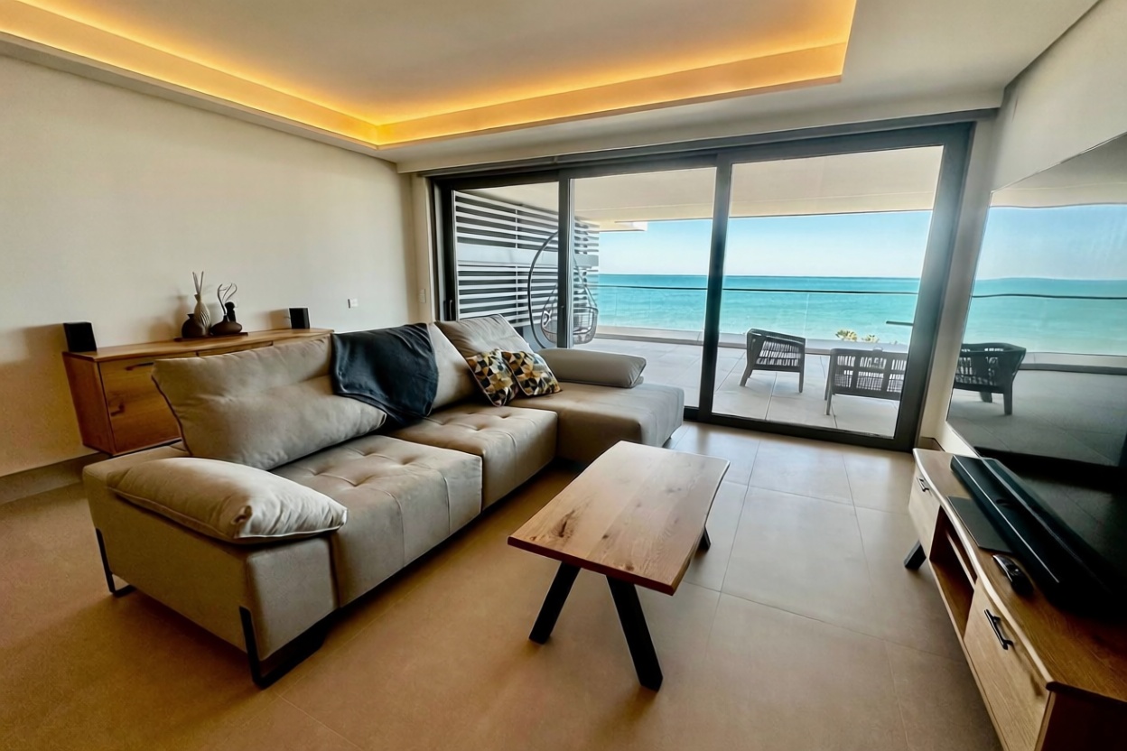 Apartamento em primeira linha de praia em Málaga — Sala
